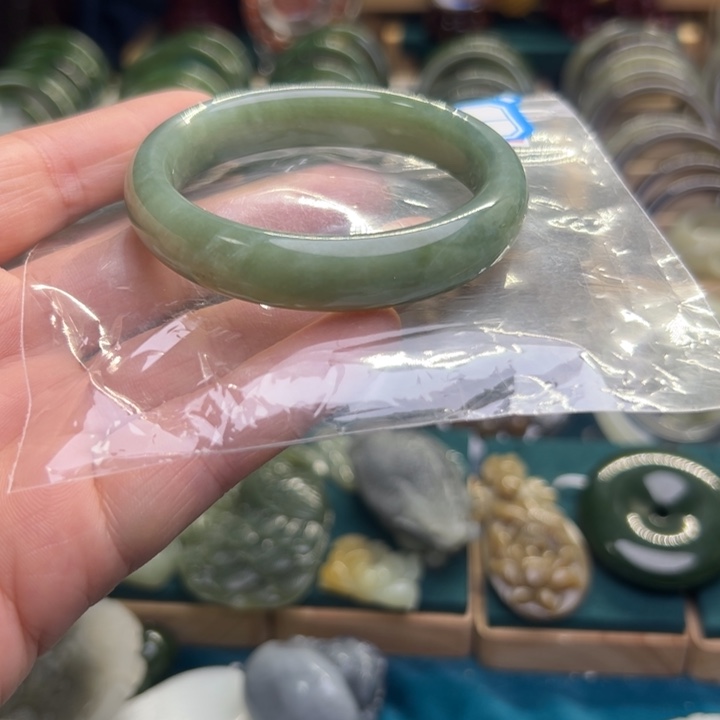 和田玉手镯未镶嵌52.9圈围M315