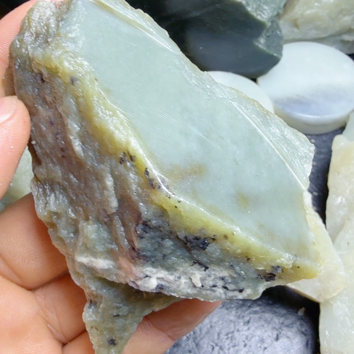 和田玉（糖玉）未镶嵌珠宝奇石