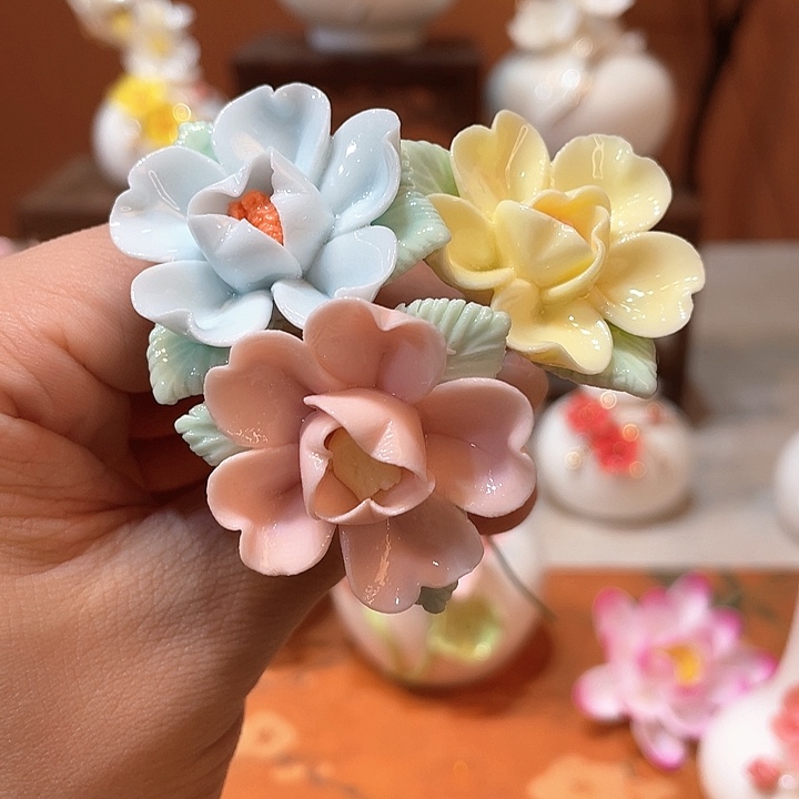 手工陶瓷精致摆件