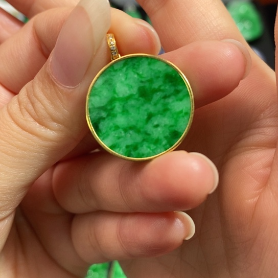 颈饰未镶嵌翡翠吊坠