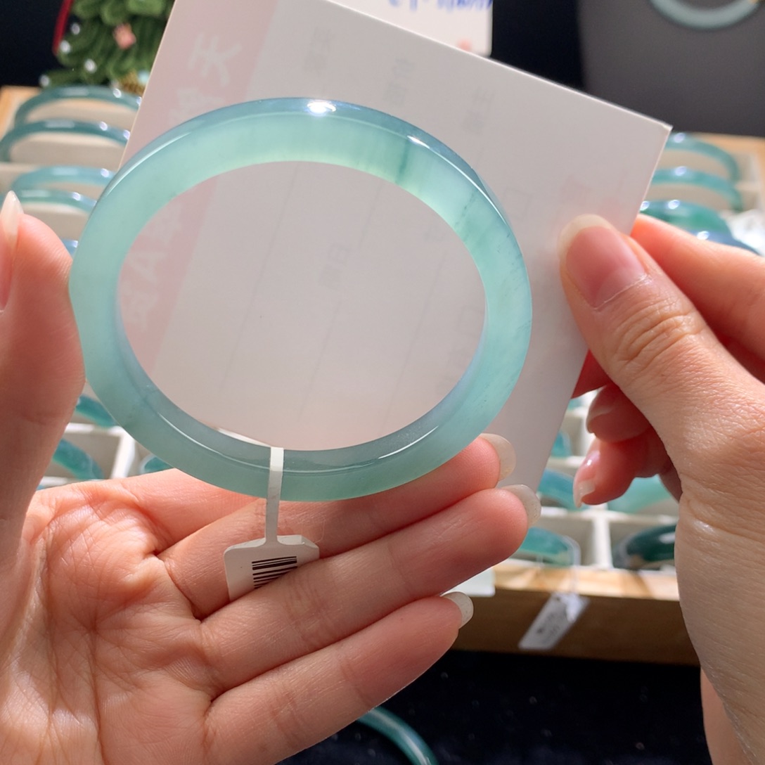 翡翠未镶嵌手镯葡萄肉