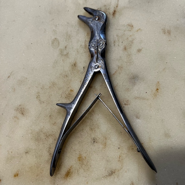 【71E-40】侧角头咬G钳