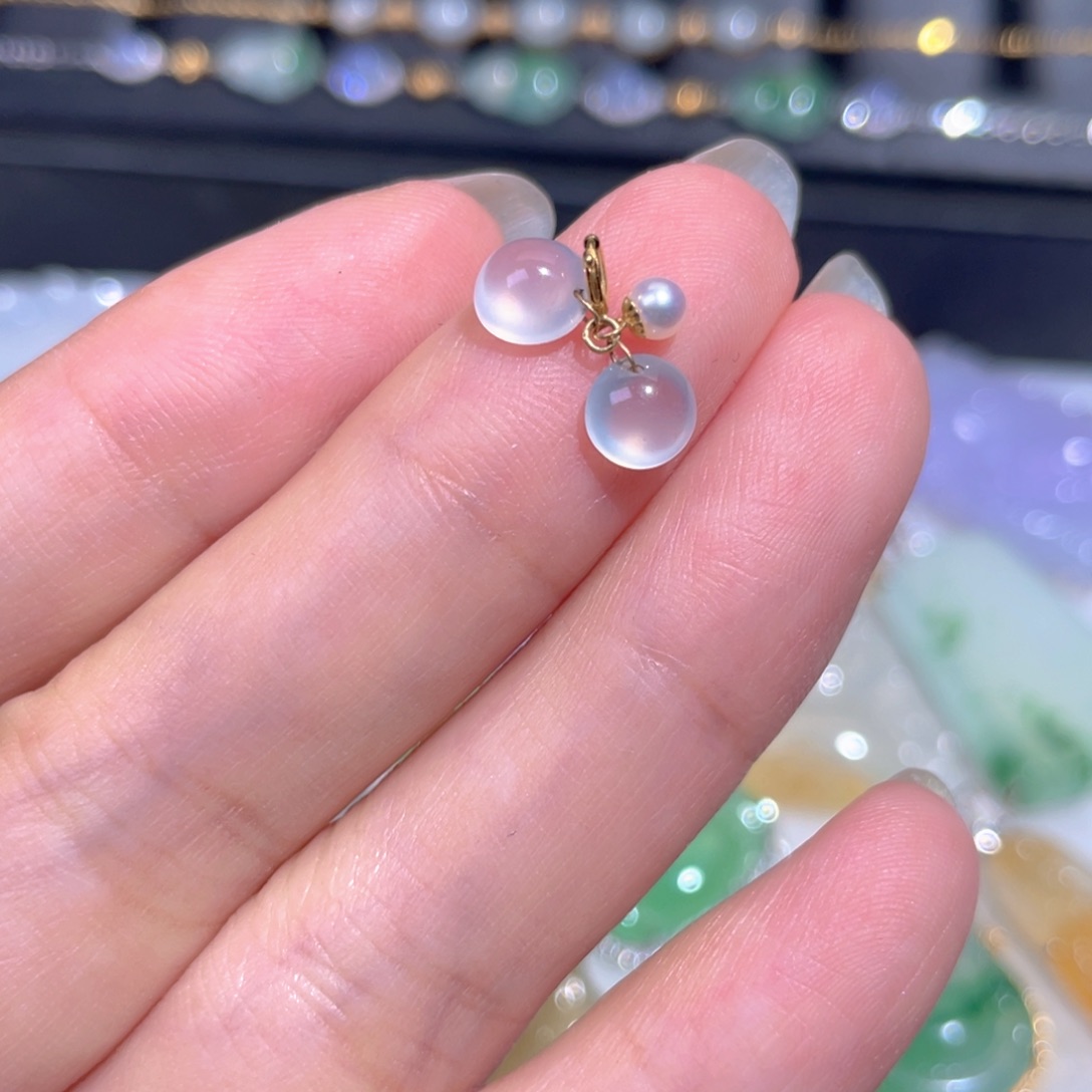 颈饰18K金镶嵌翡翠翡翠