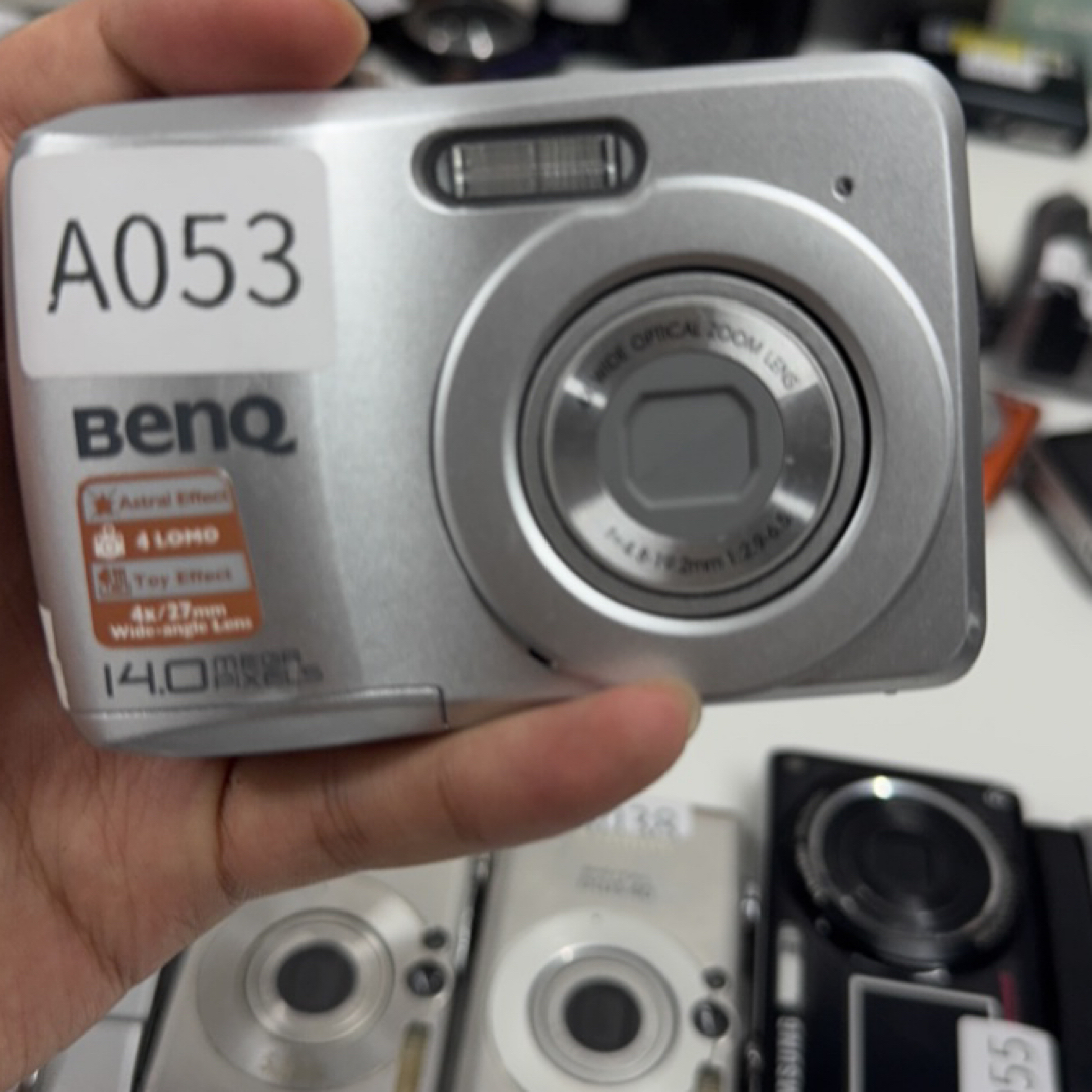 明基AC105银色 1400w像素 4倍变焦