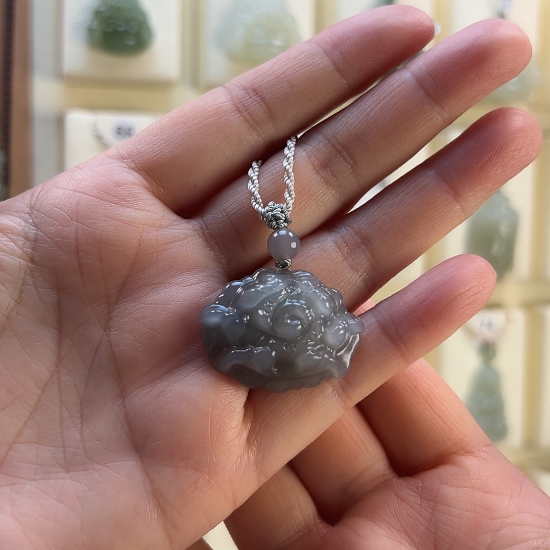 Z***张和田玉未镶嵌颈饰