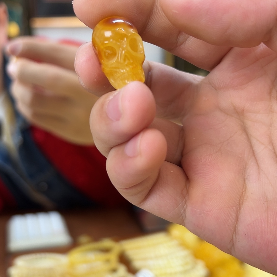 琥珀珠宝奇石未镶嵌