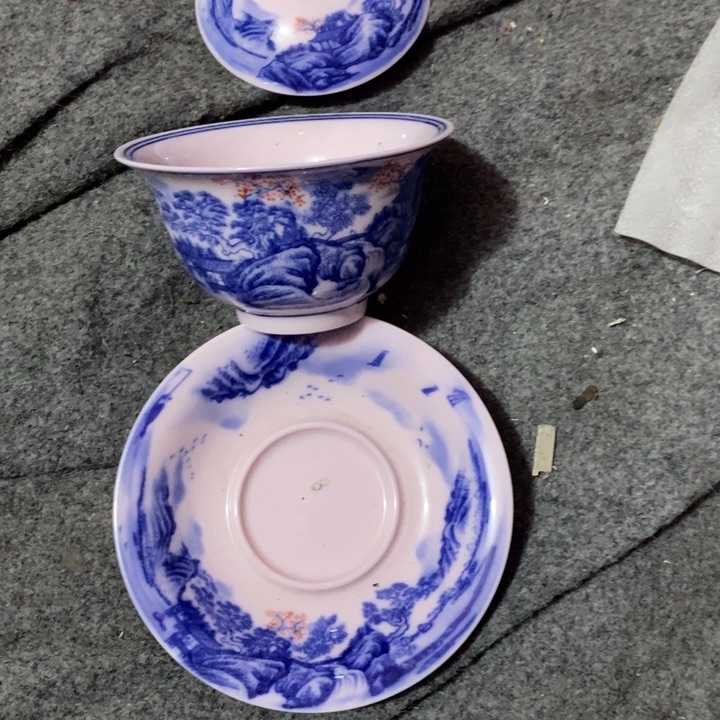 摆件陶红稀土青花釉里山水盖碗