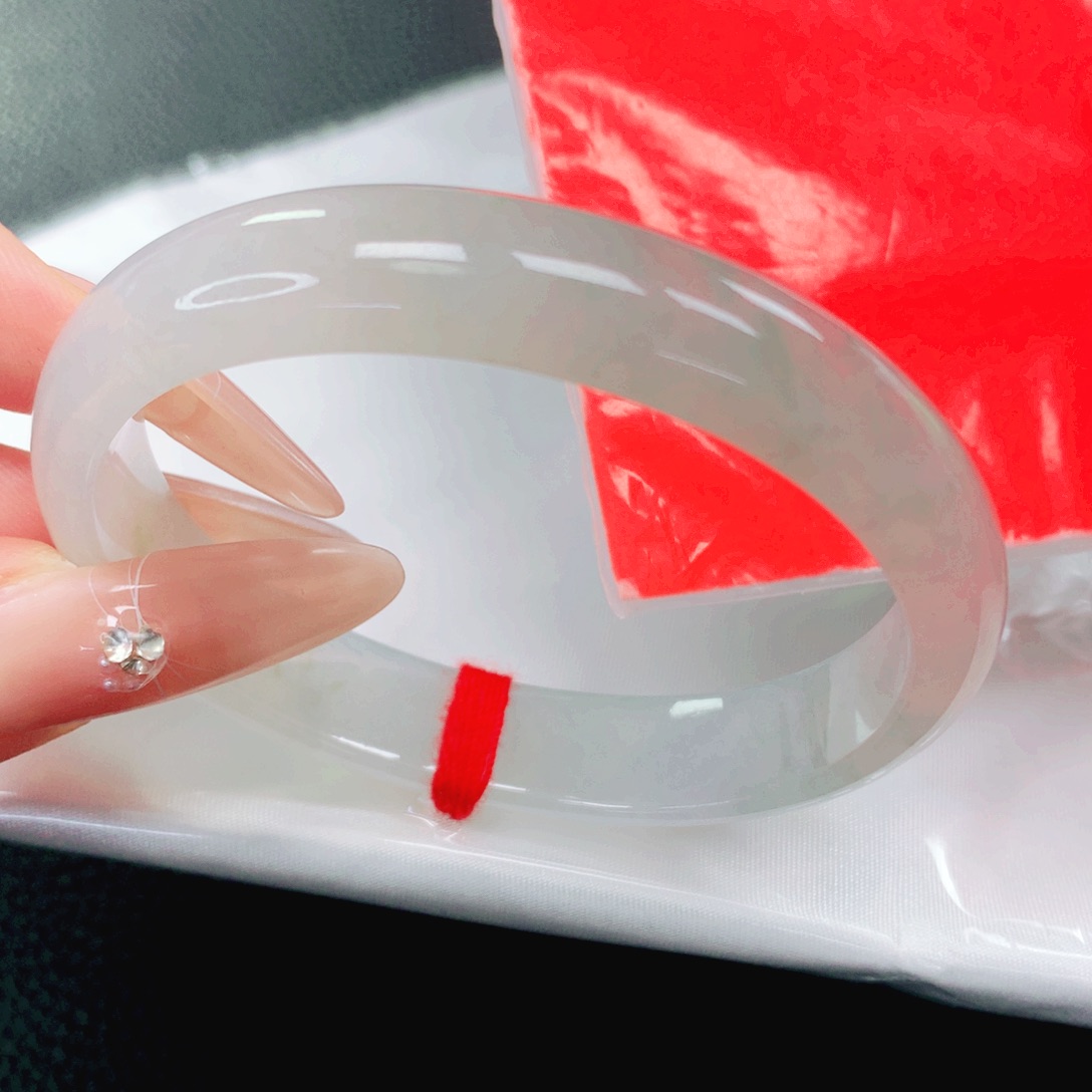 未镶嵌手镯翡翠萌55贵