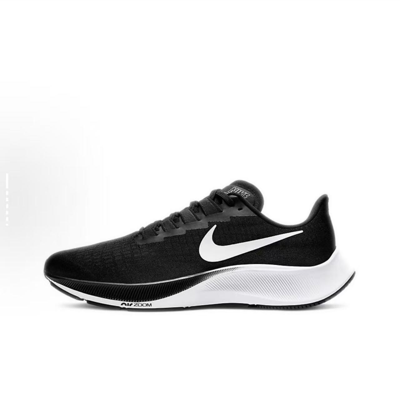 NIKE/耐克 舒适低帮休闲跑步鞋 男女同款 飞马37 黑白 BQ9646-002