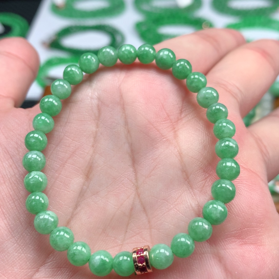 翡翠手链未镶嵌翡翠