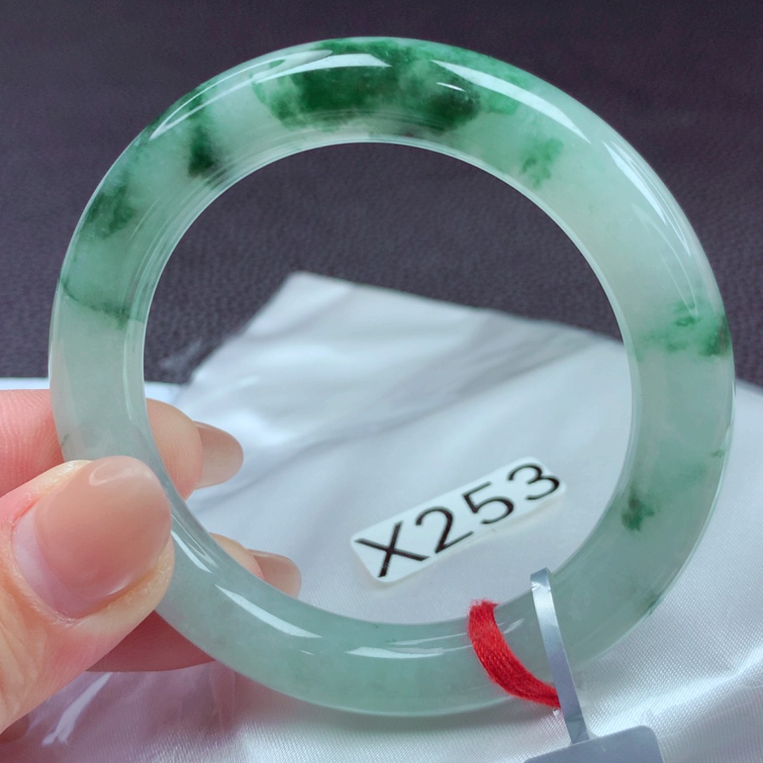 翡翠手镯未镶嵌手镯88