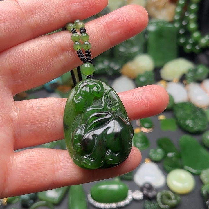 和田玉未镶嵌颈饰