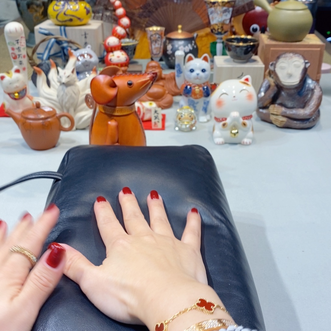 羊皮（革）小牛皮（革）