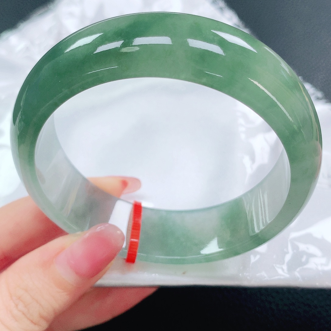 翡翠手镯未镶嵌58圈
