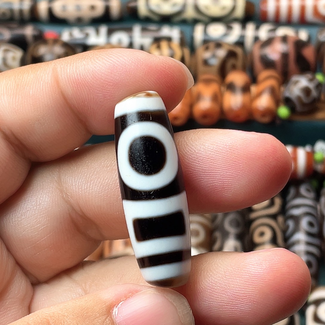 玛瑙/玉髓未镶嵌颈饰朱砂双天地