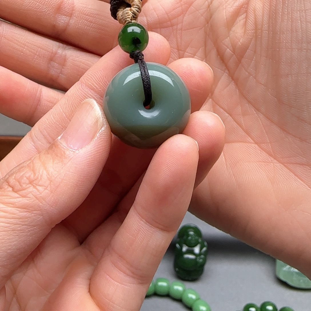 未镶嵌和田玉挂件