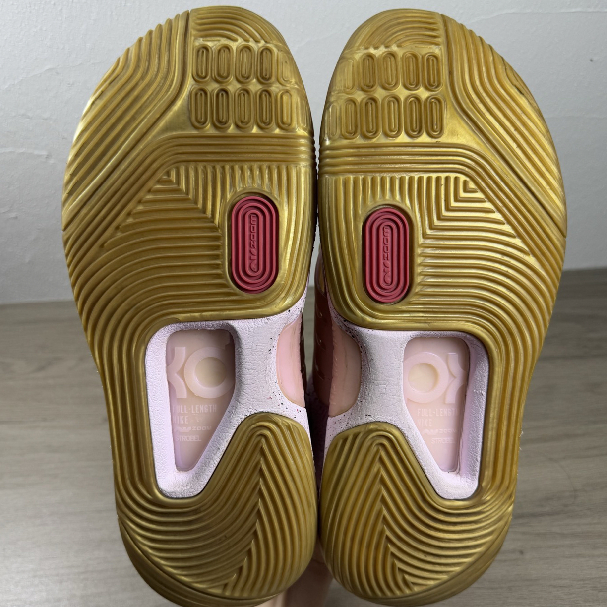 44码/kd14乳腺癌实战篮球鞋