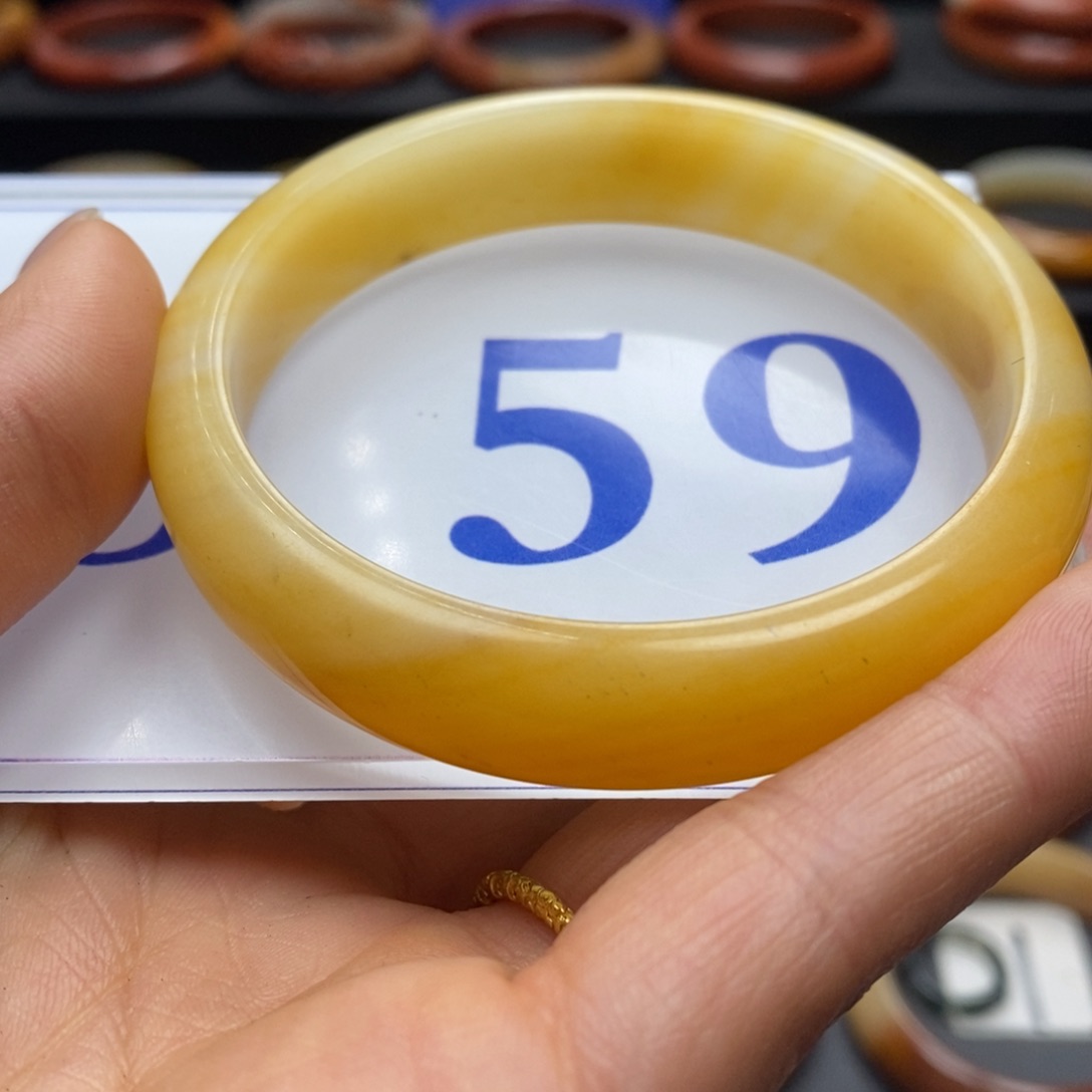 石英质玉（黄龙玉）手镯未镶嵌