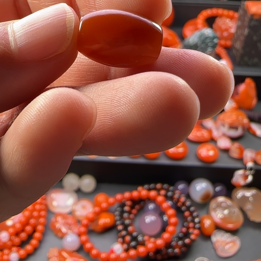 南红玛瑙挂件未镶嵌