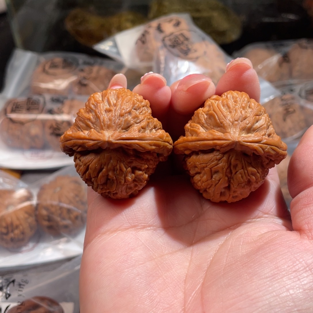 文玩核桃吊坠39.5白狮子