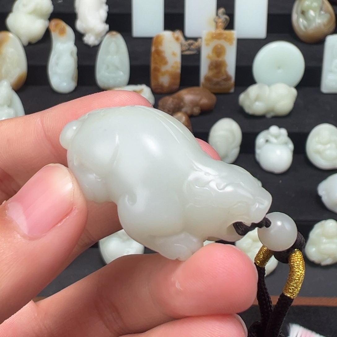 和田玉颈饰未镶嵌