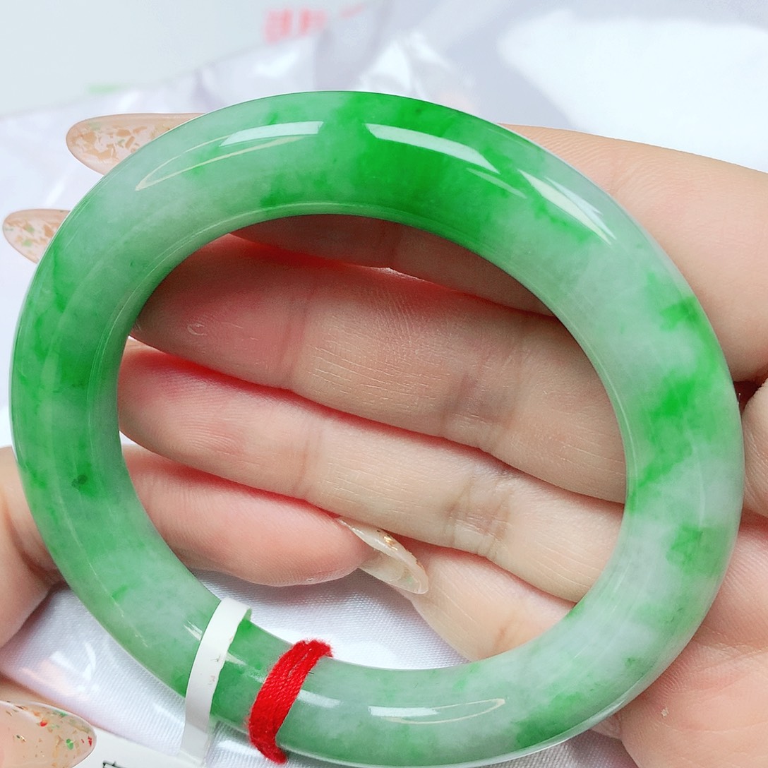 翡翠未镶嵌手镯抖音303