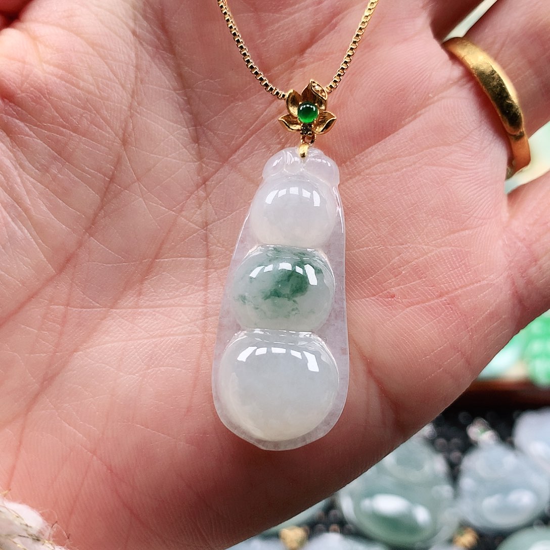 【闪购商品】翡翠吊坠(不含链)18K金镶嵌福豆