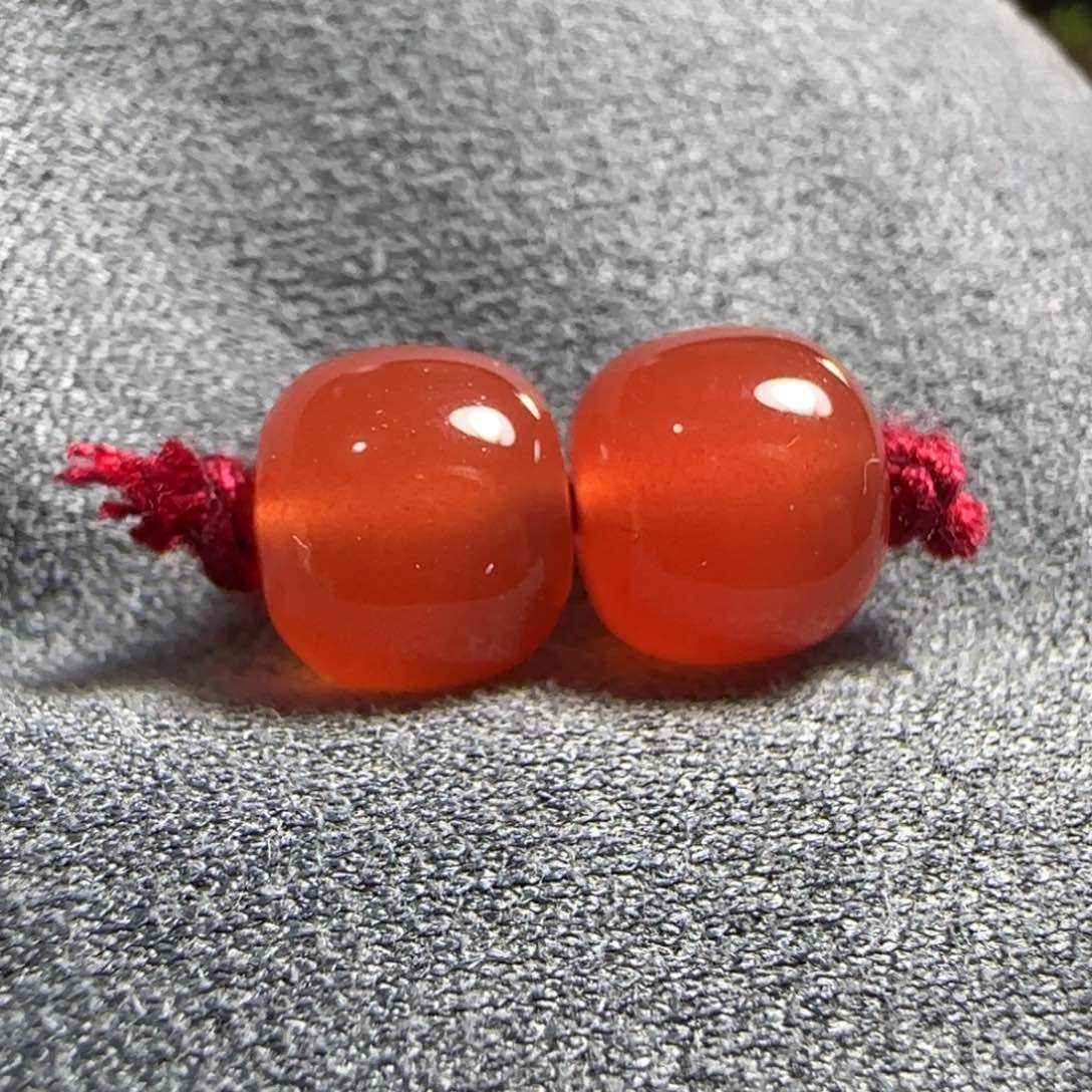南红玛瑙8.7×7.6老型对珠未镶嵌