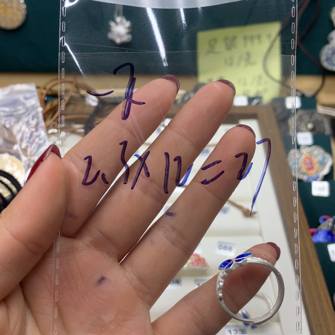 足银直播间选款银饰品
