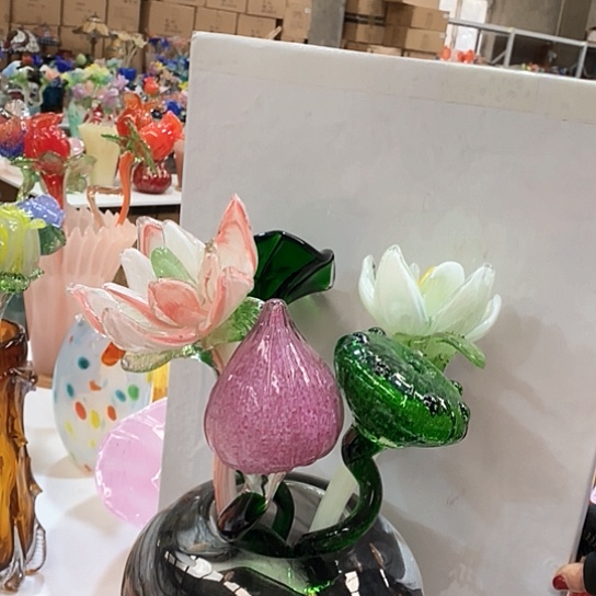 琉璃花瓶高45厘米宽9厘米