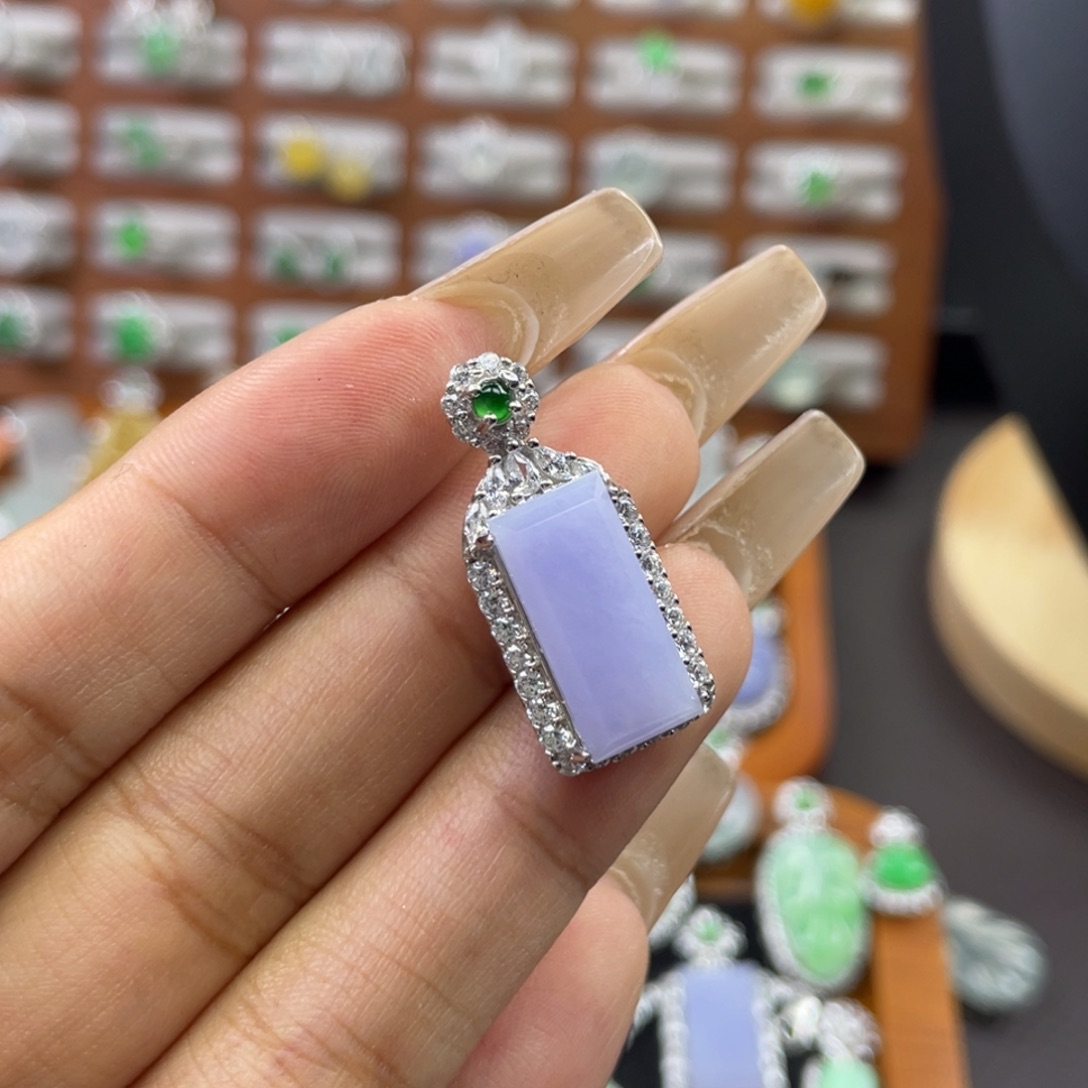 颈饰银S925镶嵌翡翠吊坠