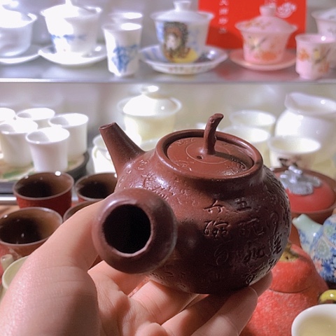春***。陶瓷制品及陶瓷艺术品