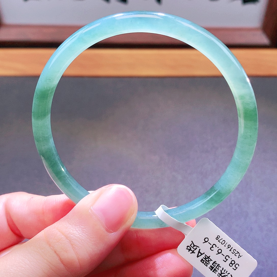 翡翠未镶嵌手镯天然翡翠