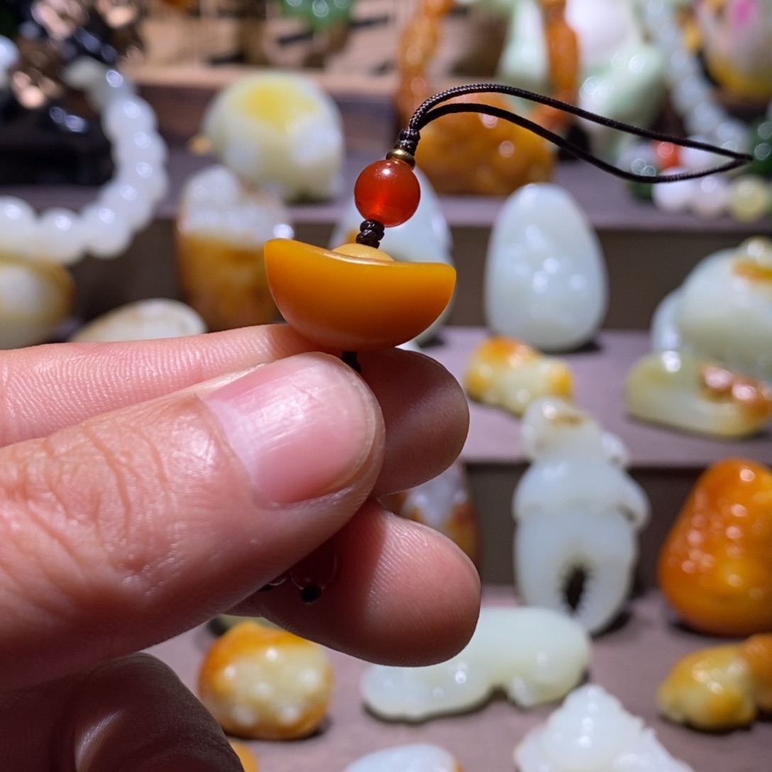 和田玉未镶嵌车挂