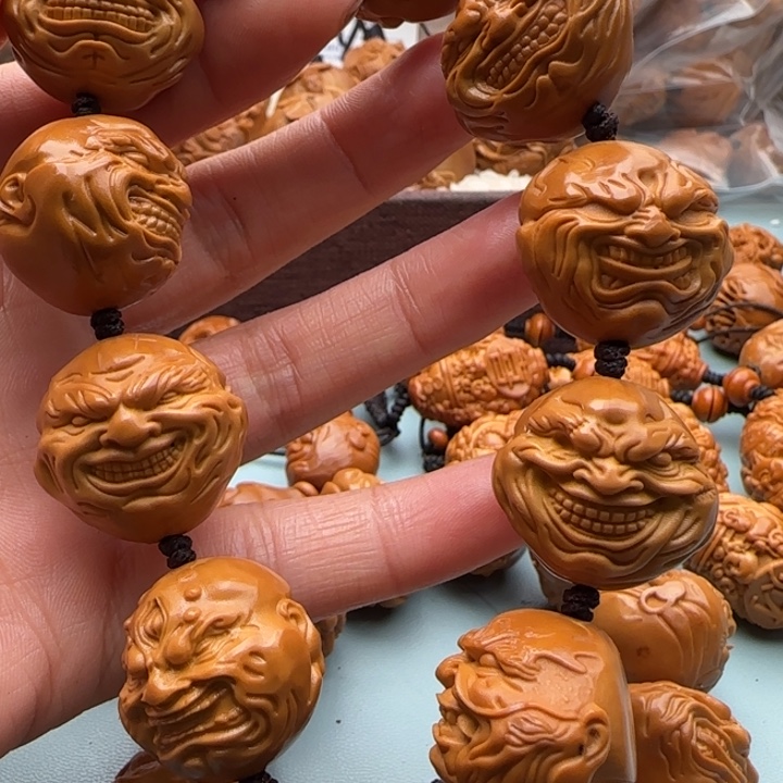 橄榄核手串雕刻工艺