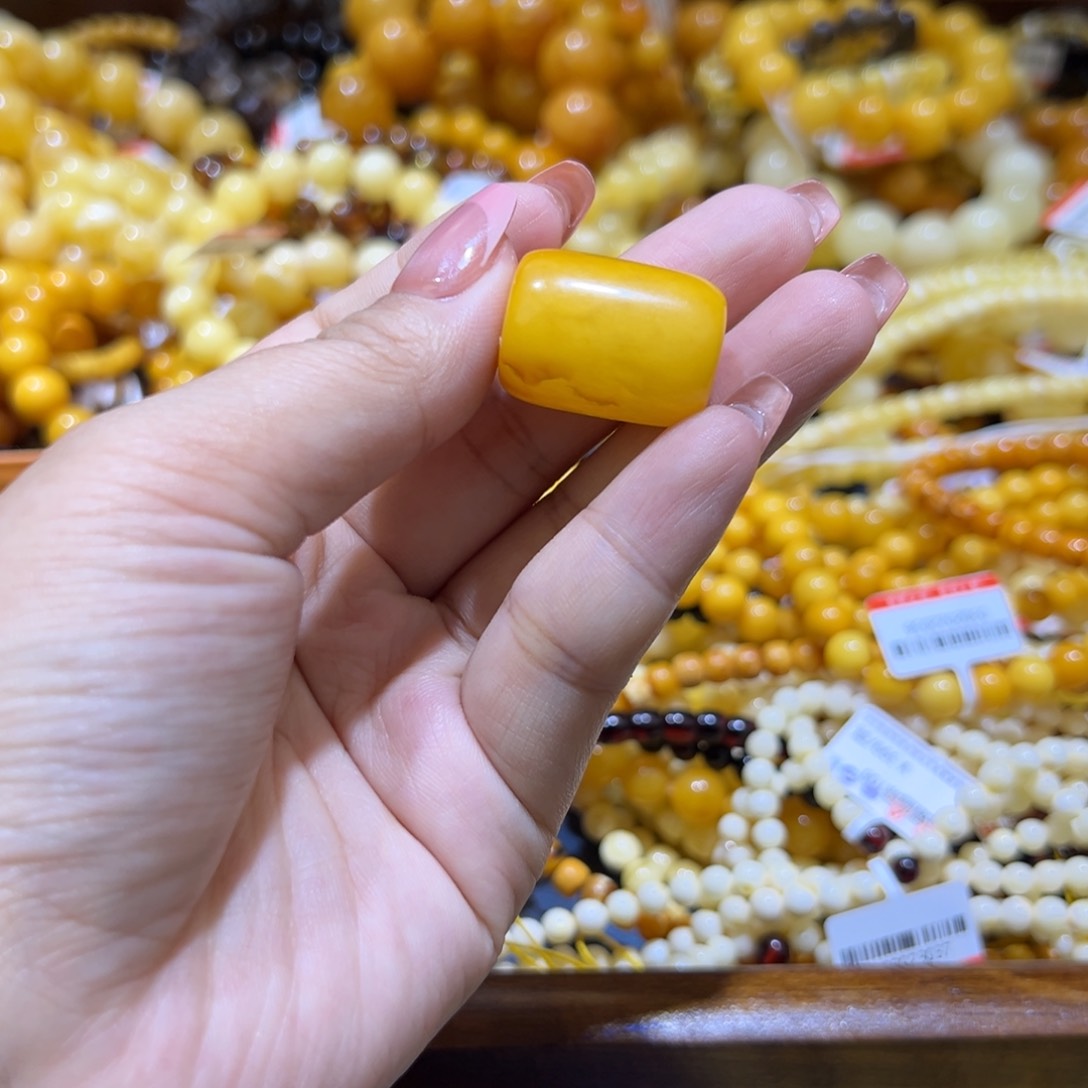 琥珀珠宝奇石未镶嵌