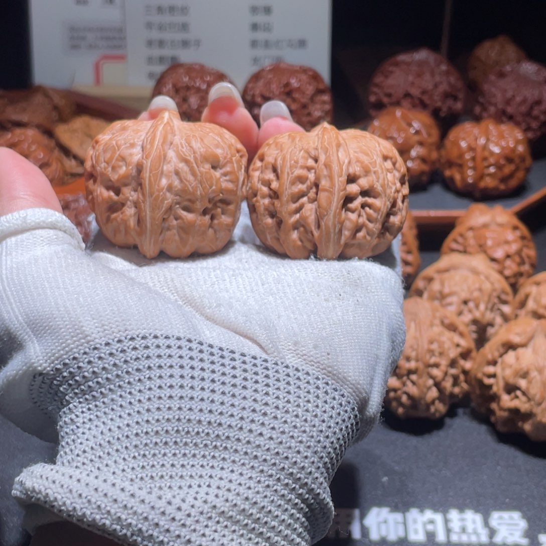 超***飞文玩核桃吊坠37.40平谷元宝2606