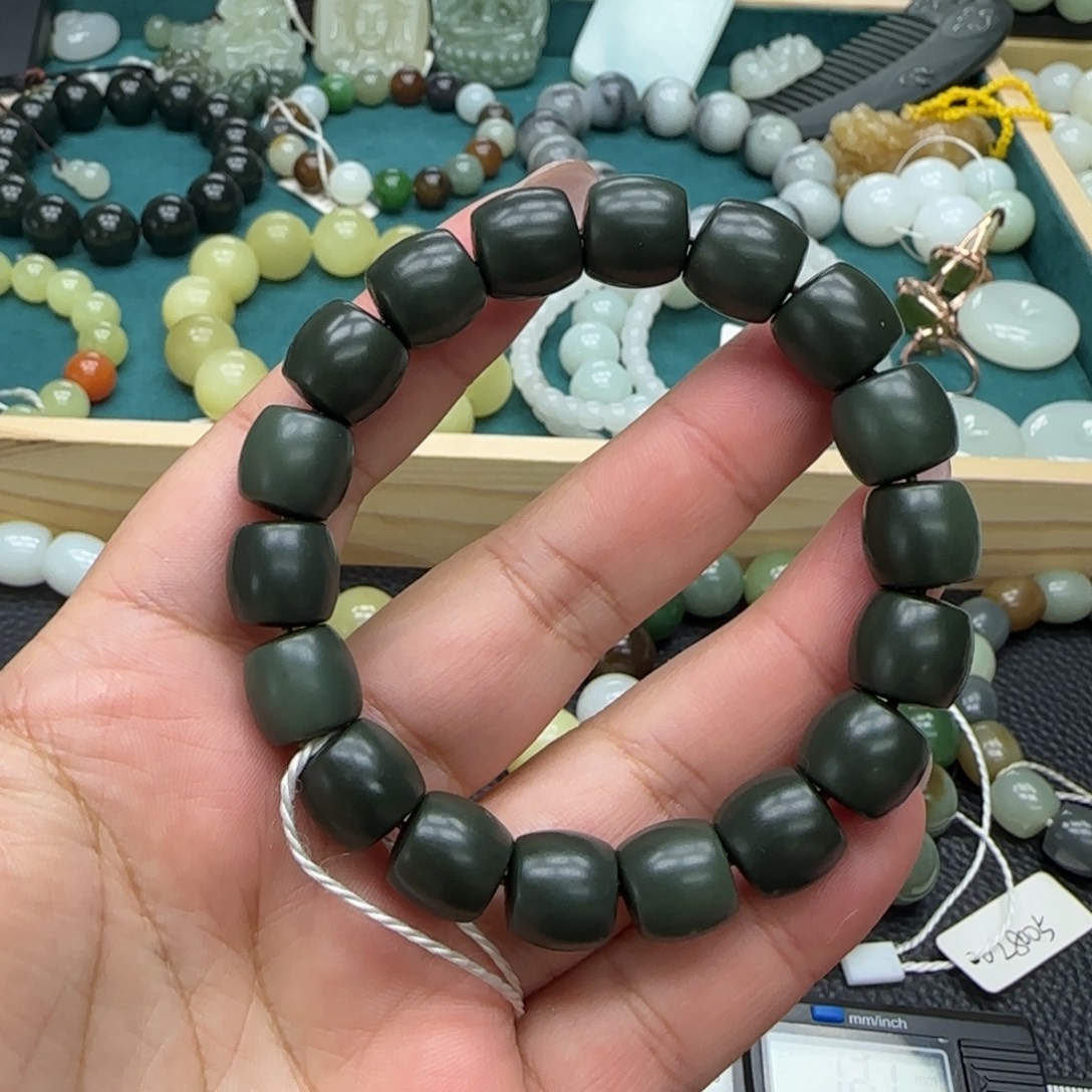 和田玉未镶嵌手链12