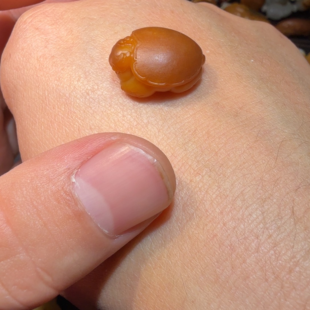明***好和田玉（糖玉）未镶嵌颈饰