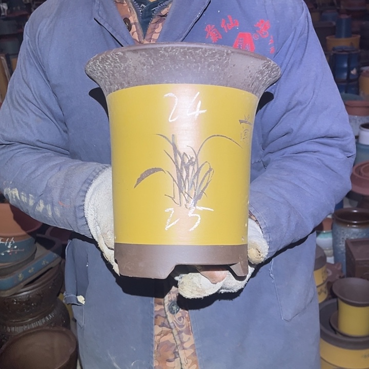 紫砂紫砂花盆和小