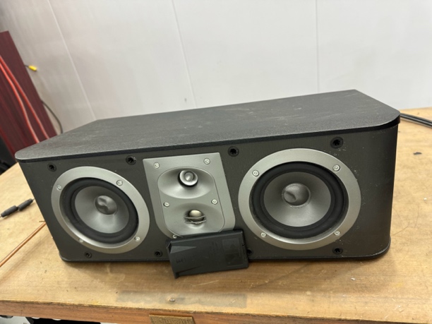 中置音箱，运费自理，不支持无理由退货