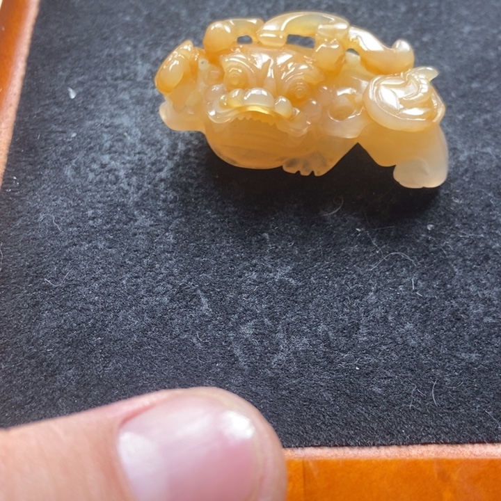 心***3石英质玉（黄龙玉）未镶嵌颈饰