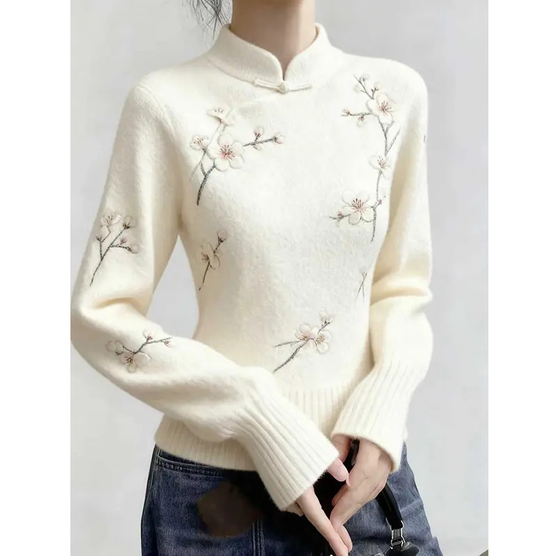 2025国风潮流新中式梅花刺绣盘扣立领毛衣女白色国风保暖针织衫女