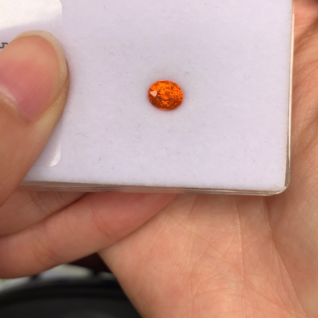 未镶嵌裸石石榴石（芬达石）从****）1.27ct