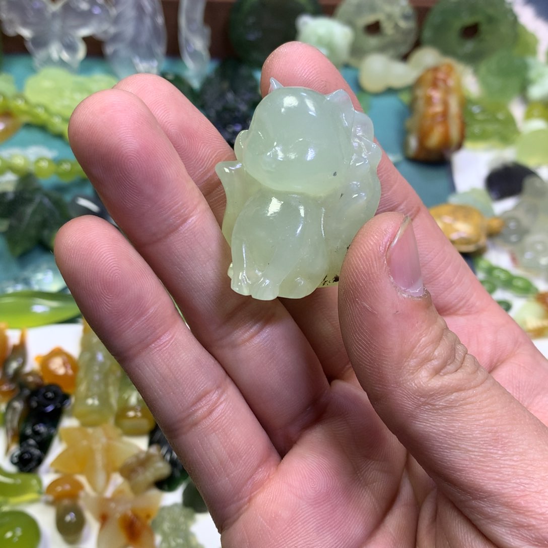 岫玉颈饰未镶嵌立体九尾狐