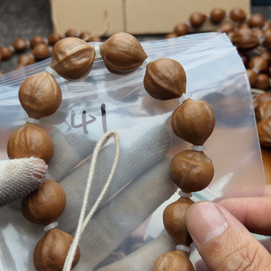 橄榄核手串/手链41号，1.8×2.1三花