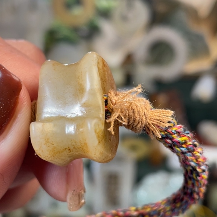 贾***特和田玉未镶嵌颈饰