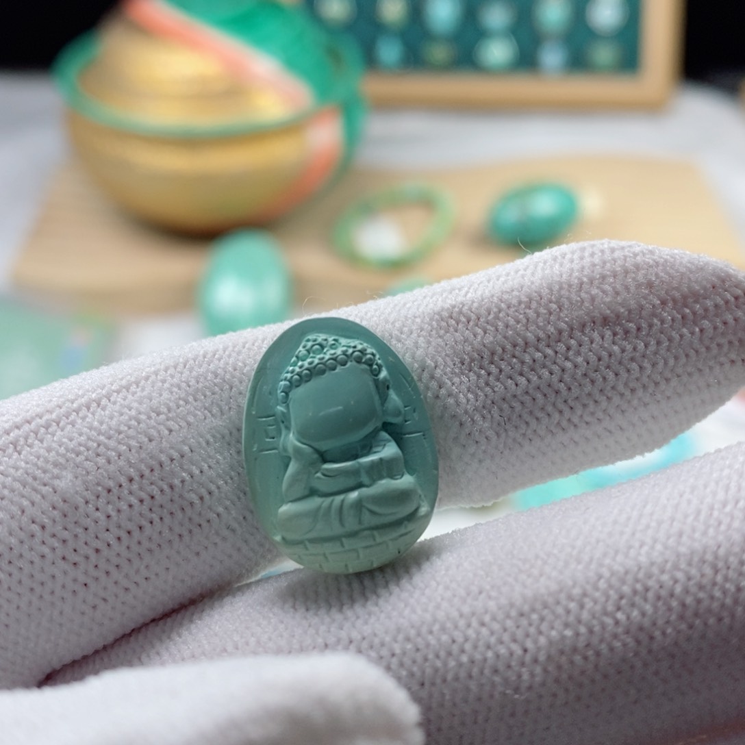 绿松石颈饰未镶嵌