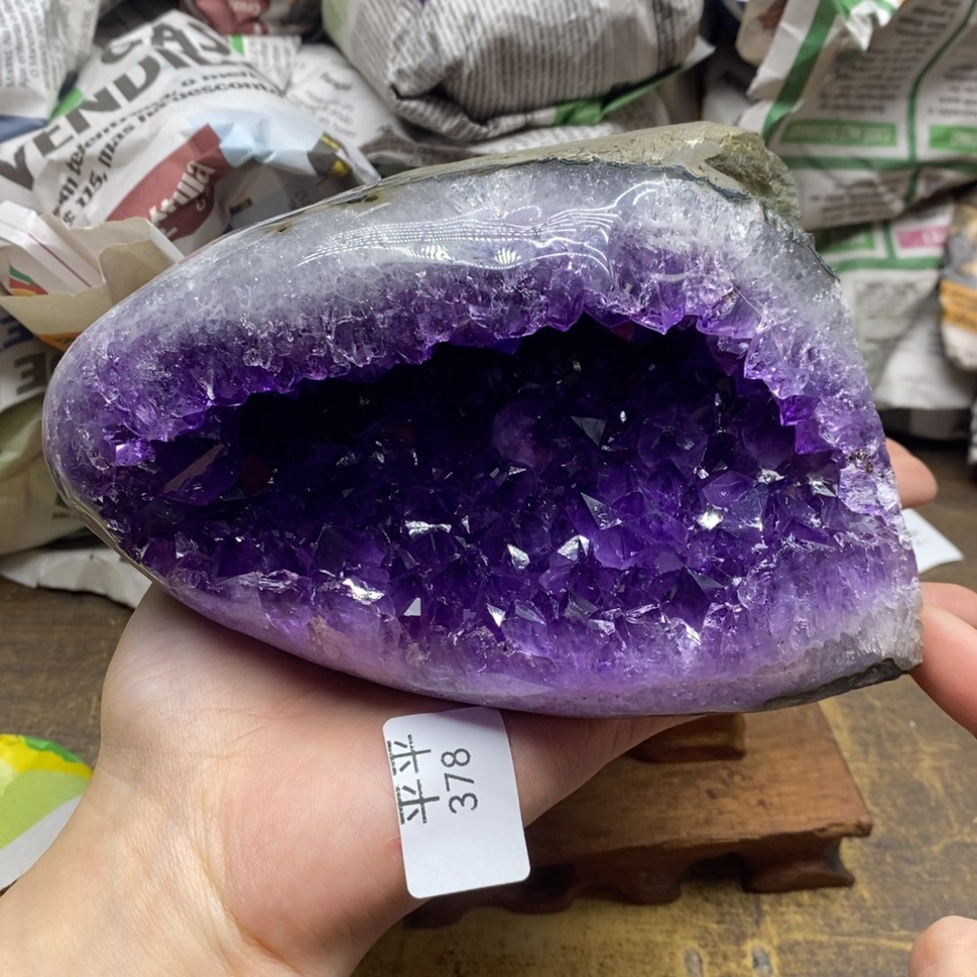 紫晶乌拉圭未镶嵌