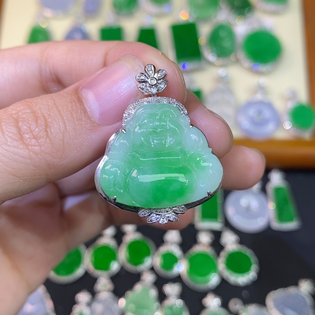 翡翠吊坠(不含链)18K金镶嵌